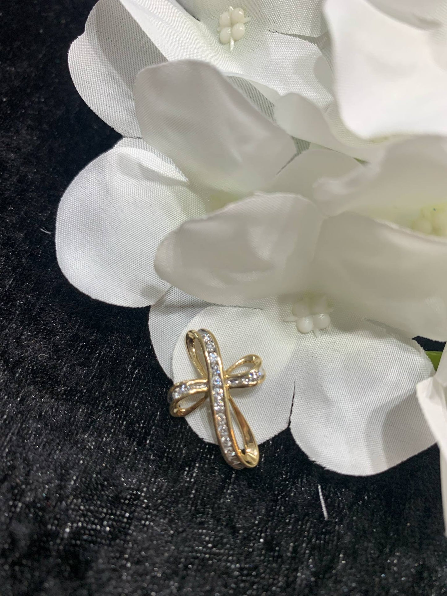 0.3 ct. Diamond Cross Pendant