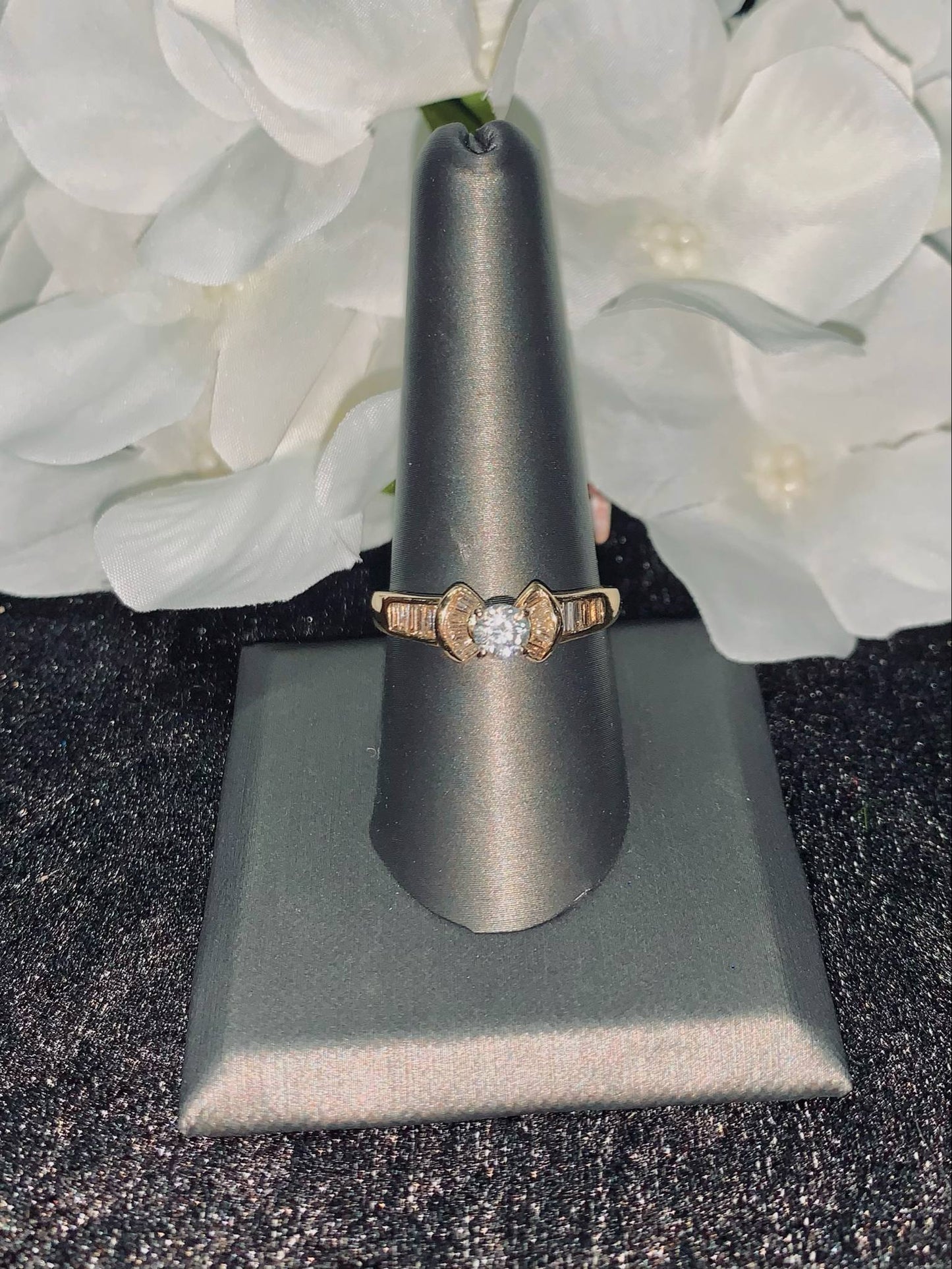 0.6 Round Cut Diamond Fashion Ring