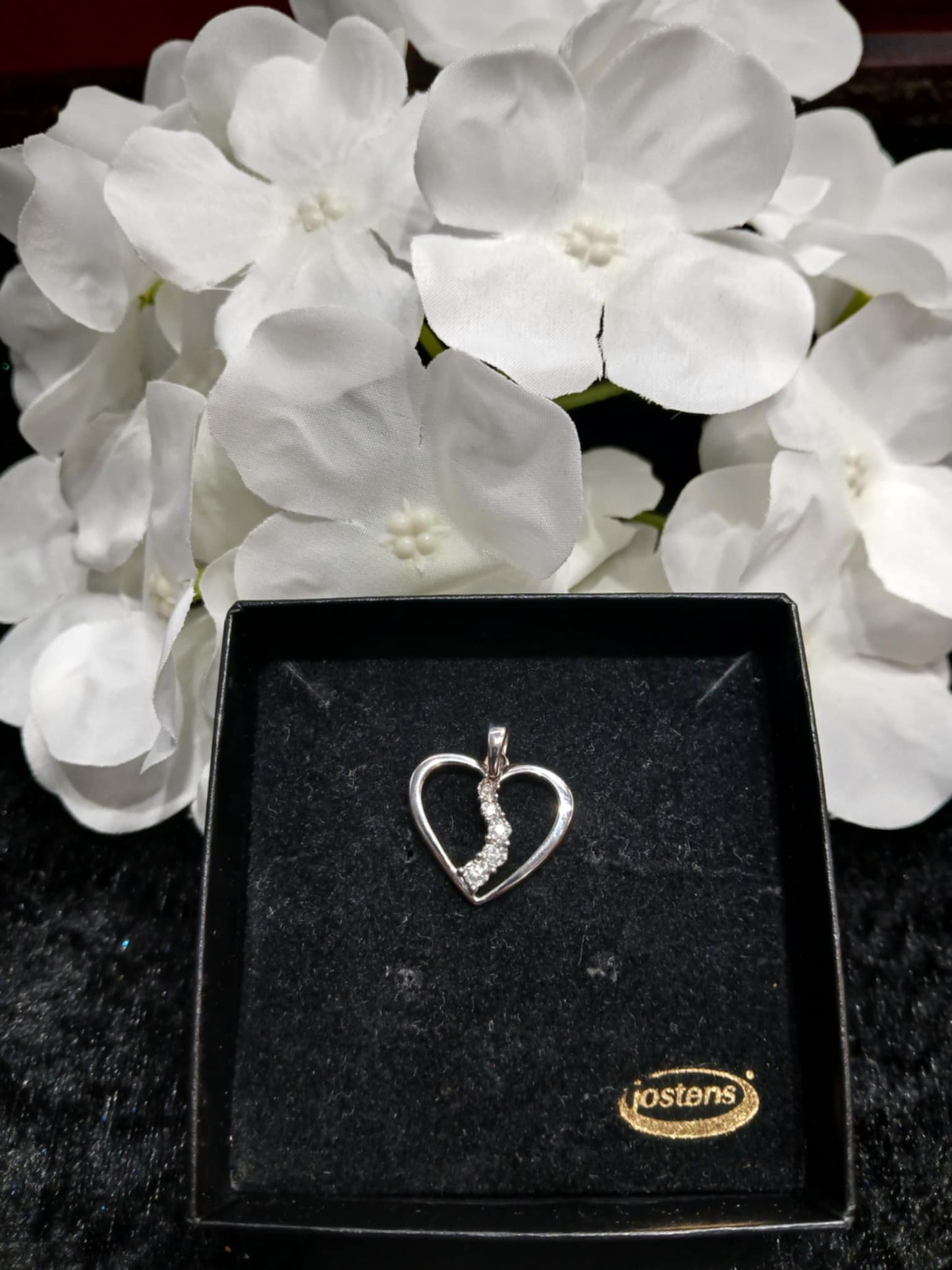 14k White Gold Diamond Heart Pendent