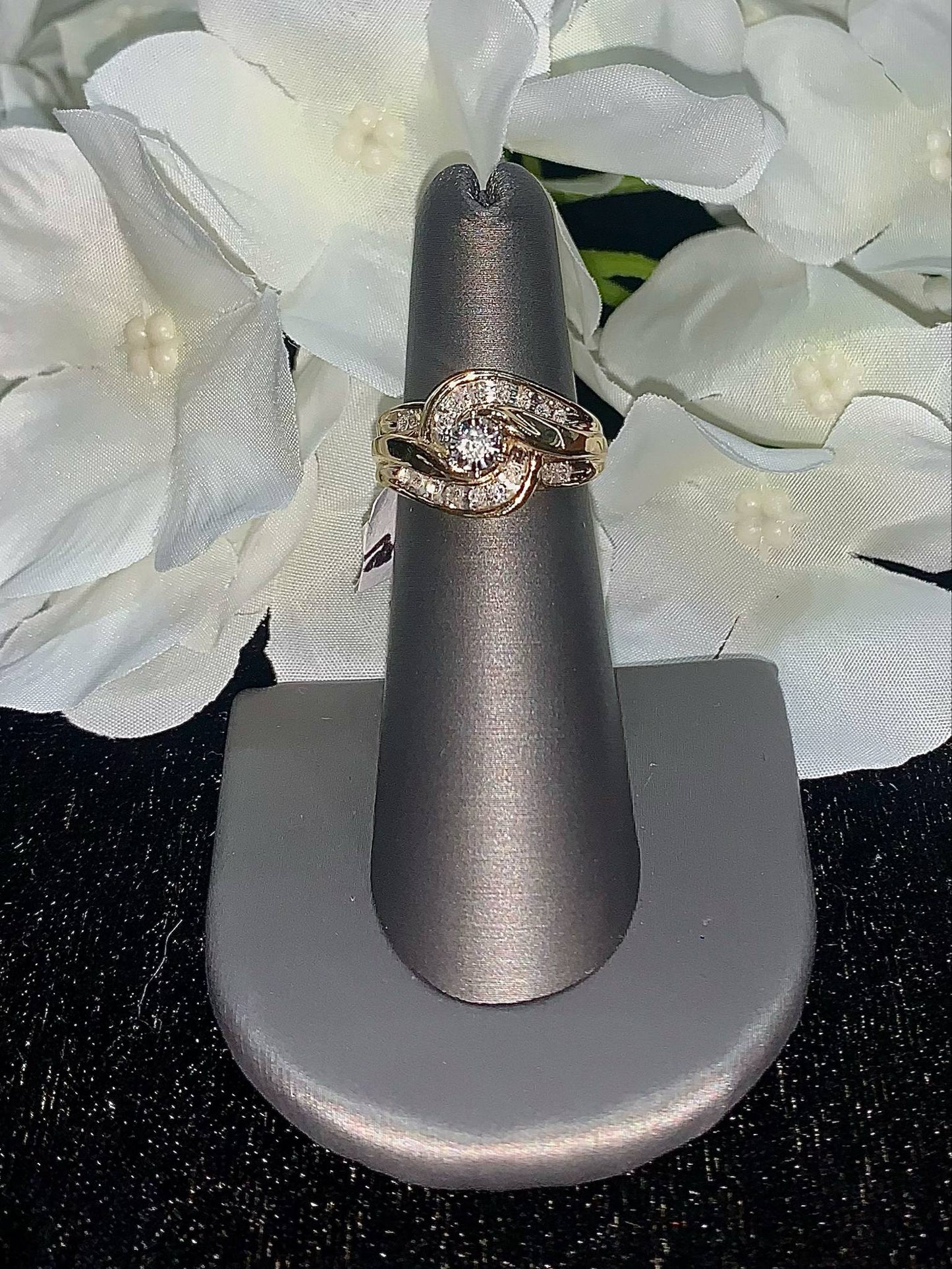 Round Cut Diamond Dinner Ring