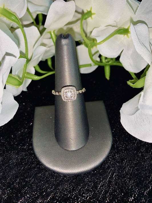0.3 ct. Round Cut Engagement Ring